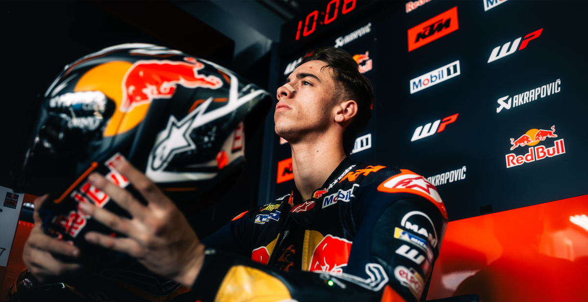 Pedro Acosta sitting getting ready to race